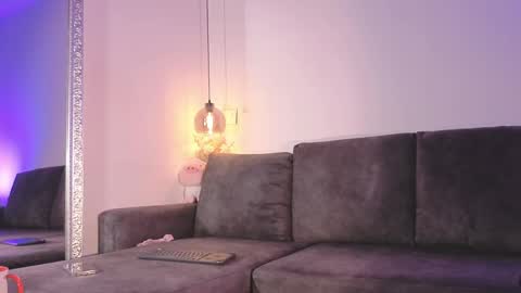 Isabela online show from 04.11.26