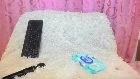 Snapshot of isabela_gonzalez_ chatting on 10.22.25 ISA online show from 10.22.25