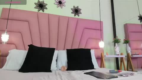 Mommy Isa online show from 04.18.26