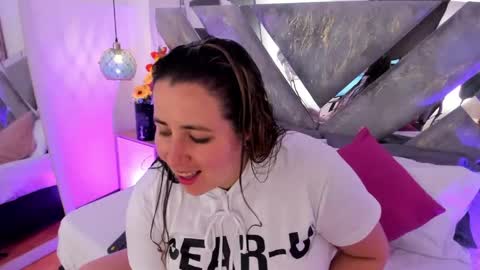 Mommy Isa online show from 06.03.26