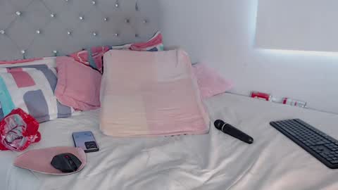Snapshot of isabela_rossse1 chatting on 12.11.24 isabela online show from 12.11.24