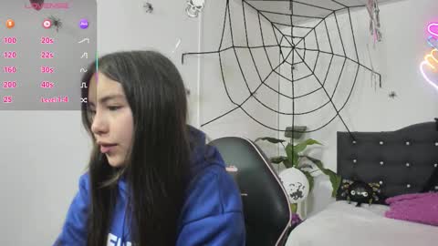 Snapshot of isabela_tay chatting on 11.06.25 ISABELA online show from 11.06.25