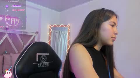 Snapshot of isabela_tay chatting on 12.05.25 ISABELA online show from 12.05.25