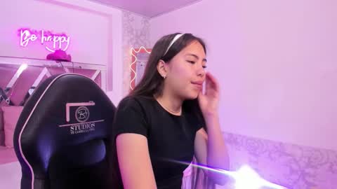 Snapshot of isabela_tay chatting on 12.16.25 ISABELA online show from 12.16.25