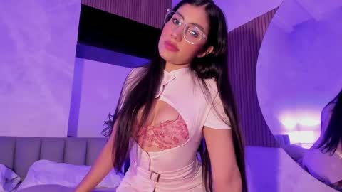 Snapshot of isabelastefano chatting on 09.10.25 isabelastefano online show from 09.10.25