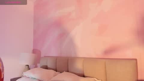 Snapshot of isabelastefano chatting on 11.10.25 isabelastefano online show from 11.10.25