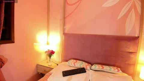 Snapshot of isabelastefano chatting on 11.30.25 isabelastefano online show from 11.30.25