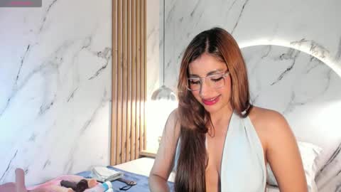 isabelastefano online show from 12.17.25