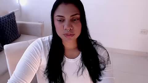 Snapshot of isabelateran chatting on 05.23.26 isabelateran online show from 05.23.26