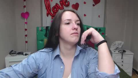 Snapshot of isabelblackberry chatting on 10.17.25 IsabelBlackberry online show from 10.17.25