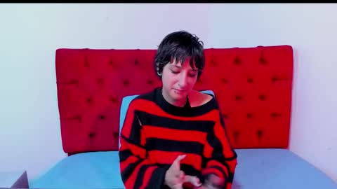 Snapshot of isabelcortezz chatting on 10.22.25 Isabel Cortez online show from 10.22.25