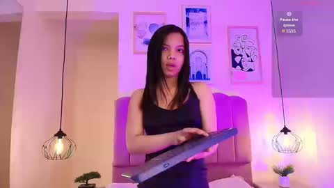 isabelgh_ online show from 09.19.25