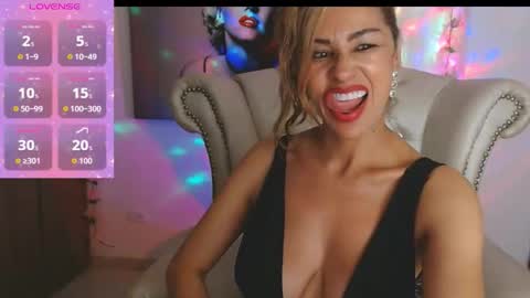 Snapshot of isabelhot1 chatting on 12.20.25 Isabel online show from 12.20.25