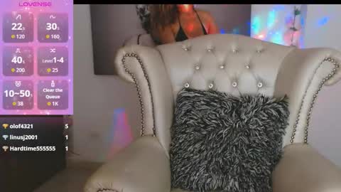 Snapshot of isabelhot1 chatting on 12.21.25 Isabel online show from 12.21.25