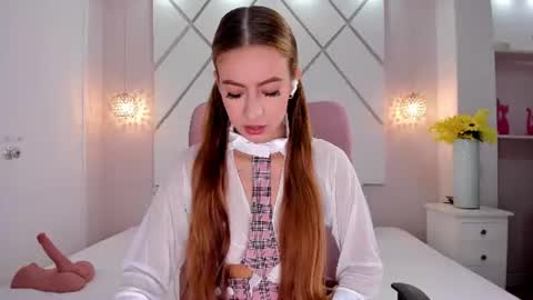 Snapshot of isabella__shine chatting on 07.02.26 Isa online show from 07.02.26