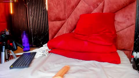 Isabella Arias online show from 01.30.25