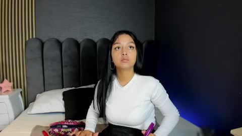 Snapshot of isabella_fg chatting on 03.30.26 Issa online show from 03.30.26