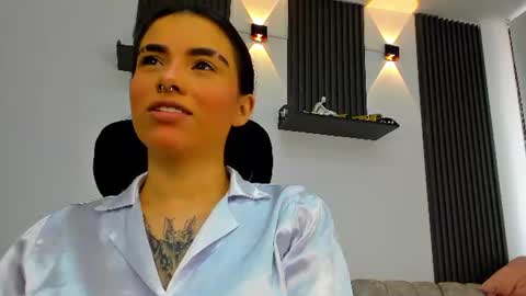 Snapshot of isabella_hv chatting on 07.14.26 ISABELLA online show from 07.14.26