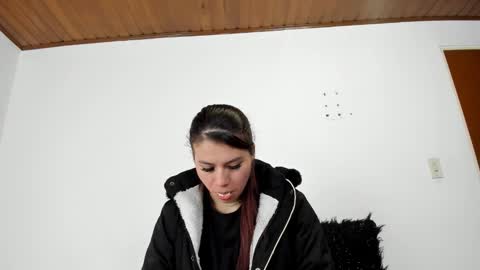 isabella_jaramillo online show from 10.17.25