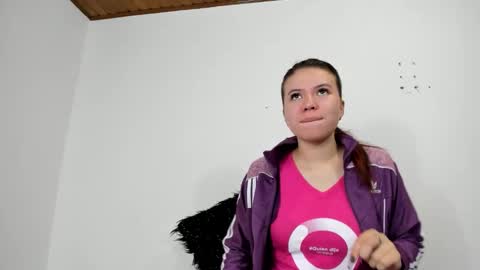 Snapshot of isabella_jaramillo chatting on 11.08.25 isabella_jaramillo online show from 11.08.25