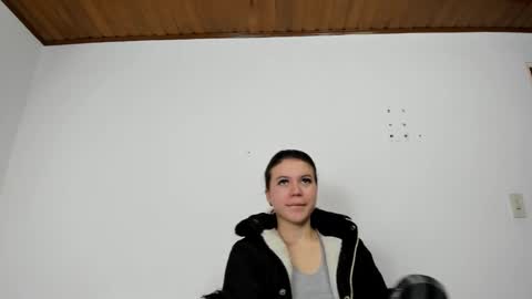 Snapshot of isabella_jaramillo chatting on 11.15.25 isabella_jaramillo online show from 11.15.25