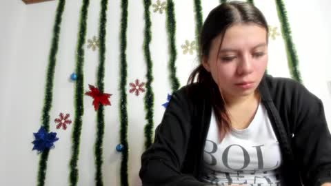 Snapshot of isabella_jaramillo chatting on 12.04.25 isabella_jaramillo online show from 12.04.25