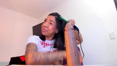 Snapshot of isabella_lopez_ chatting on 02.06.26 Isabel Lopez online show from 02.06.26