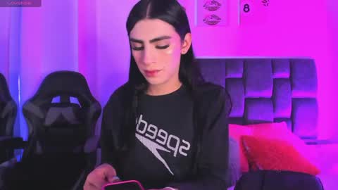 Isabella Moon9 online show from 04.19.26