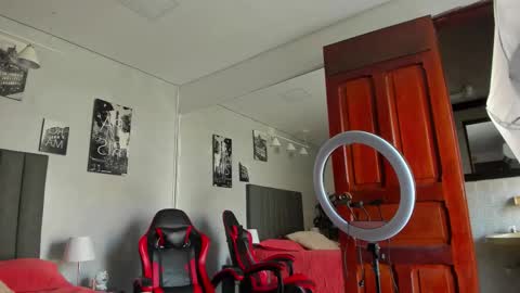 Isabella Nowa online show from 01.31.26