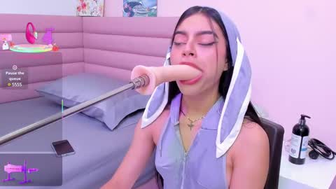 Snapshot of isabella_santos1 chatting on 02.28.25 Isabella online show from 02.28.25