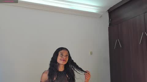 Snapshot of isabella_savina chatting on 11.28.25 Isabella online show from 11.28.25