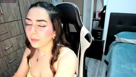 Snapshot of isabella_sea chatting on 12.09.24 Isabella Sea online show from 12.09.24