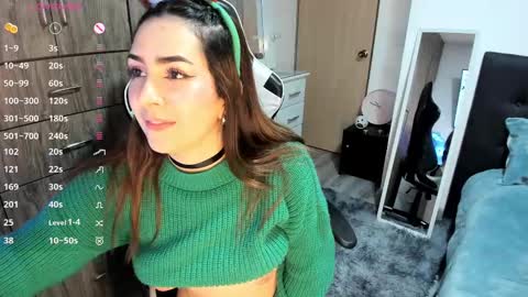 Snapshot of isabella_sea chatting on 12.13.24 Isabella Sea online show from 12.13.24