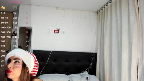 Snapshot of isabella_sea chatting on 12.14.24 Isabella Sea online show from 12.14.24