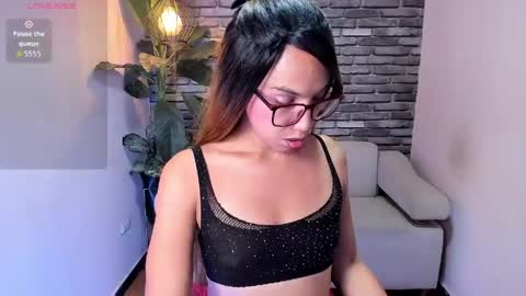 Snapshot of isabella_star_ chatting on 04.27.26 Camila online show from 04.27.26