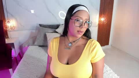 isabella zc online show from 04.28.26