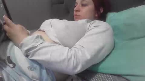 isabellaa_hills_ online show from 10.08.25