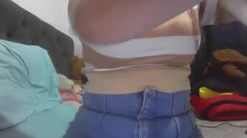Snapshot of isabellaa_hills_ chatting on 04.30.26 isabellaa_hills_ online show from 04.30.26
