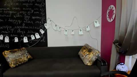 Snapshot of isabellabler chatting on 10.30.25 isabellabler online show from 10.30.25