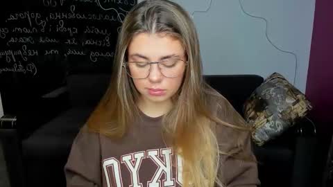 Snapshot of isabellabler chatting on 11.29.25 isabellabler online show from 11.29.25