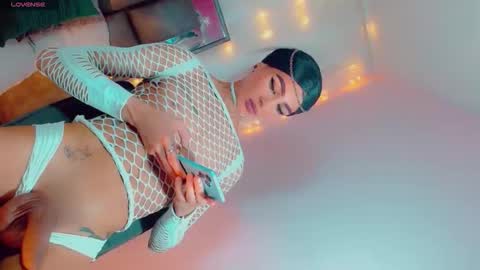 isabellagirs online show from 12.20.25
