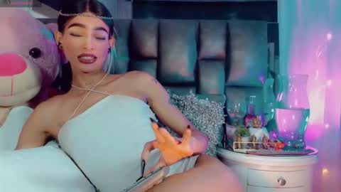isabellagirs online show from 02.15.26
