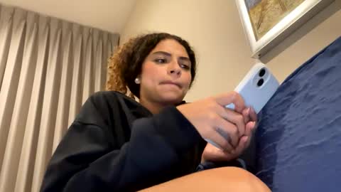 Snapshot of isabellakoffs chatting on 02.11.25 Isabella.. back again online show from 02.11.25