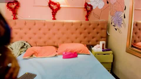 IsabellaLuxe online show from 09.19.25