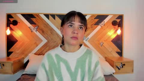 Snapshot of isabellamarinny chatting on 10.02.25 Isabella online show from 10.02.25