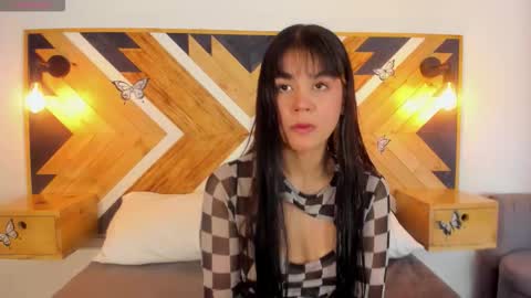 Snapshot of isabellamarinny chatting on 10.20.25 Isabella online show from 10.20.25