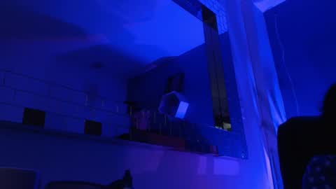 Isabella Montier online show from 03.04.25