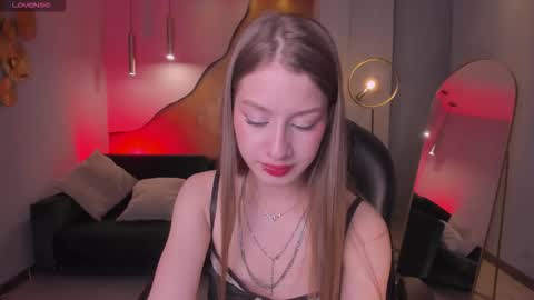 Snapshot of isabellamoretti1 chatting on 02.27.26 Isabella Moretti online show from 02.27.26