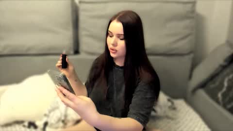 Isabella online show from 09.20.25