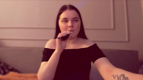 Isabella online show from 10.17.25